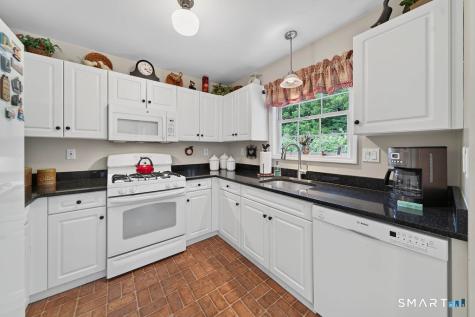 25 Hamden Hills Drive Hamden CT 06518
