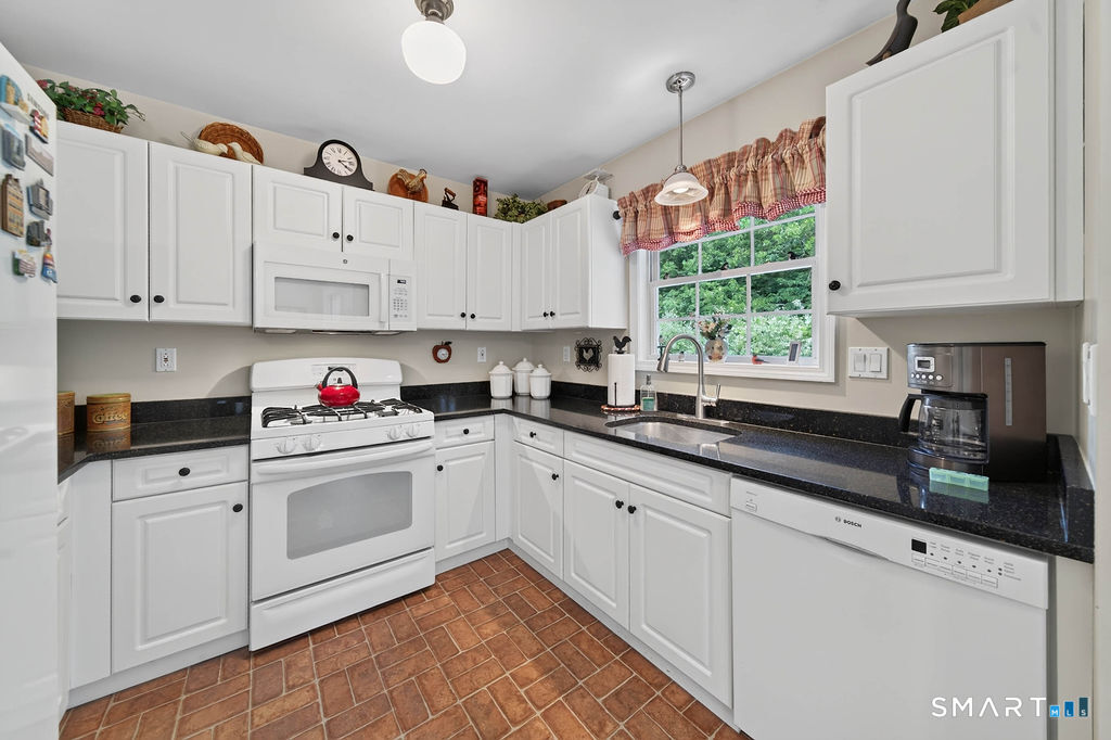 25 Hamden Hills Drive Hamden CT 06518