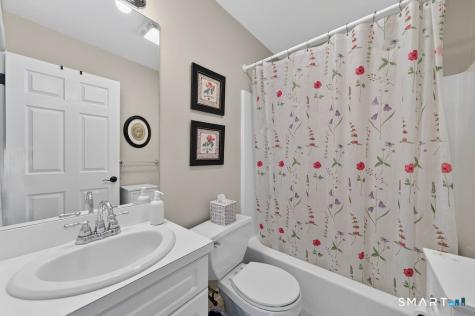 25 Hamden Hills Drive Hamden CT 06518