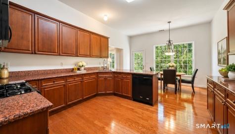 5 Worthington Drive Farmington CT 06032
