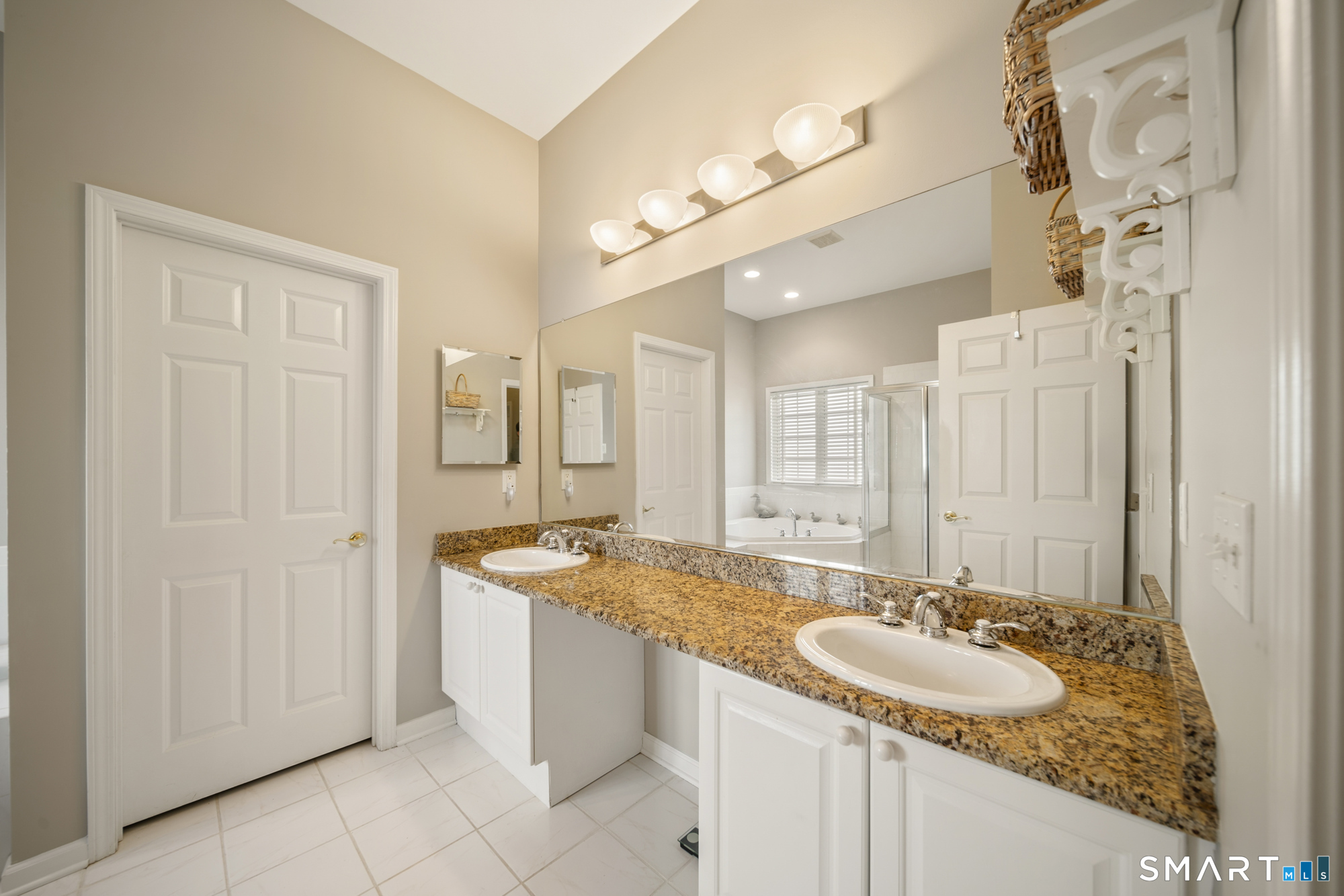 5 Worthington Drive Farmington CT 06032