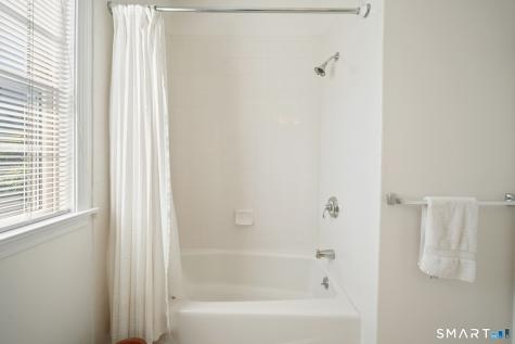 5 Worthington Drive Farmington CT 06032