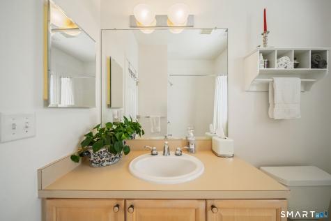 5 Worthington Drive Farmington CT 06032