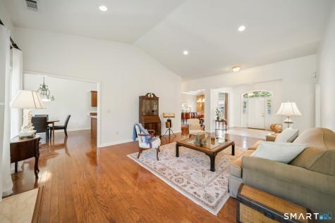 5 Worthington Drive Farmington CT 06032