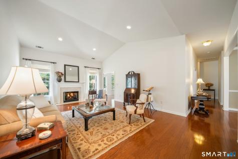 5 Worthington Drive Farmington CT 06032