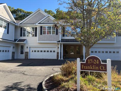 22 Franklin Court Newtown CT 06470
