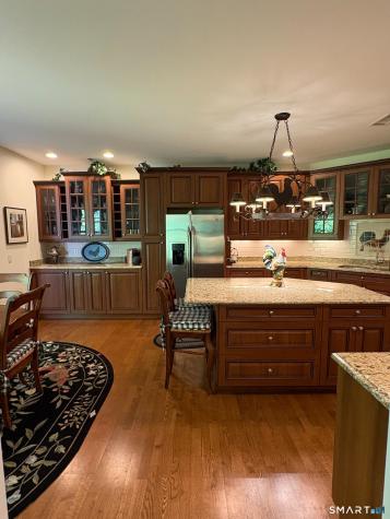 22 Franklin Court Newtown CT 06470