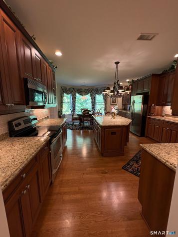 22 Franklin Court Newtown CT 06470