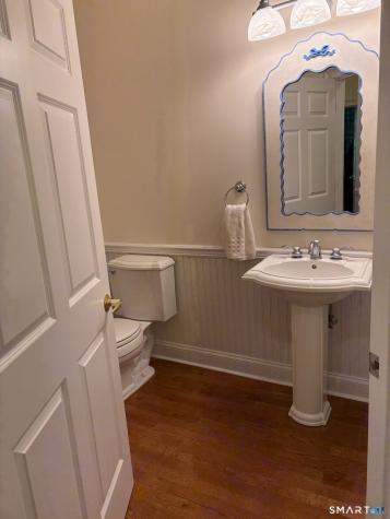 22 Franklin Court Newtown CT 06470