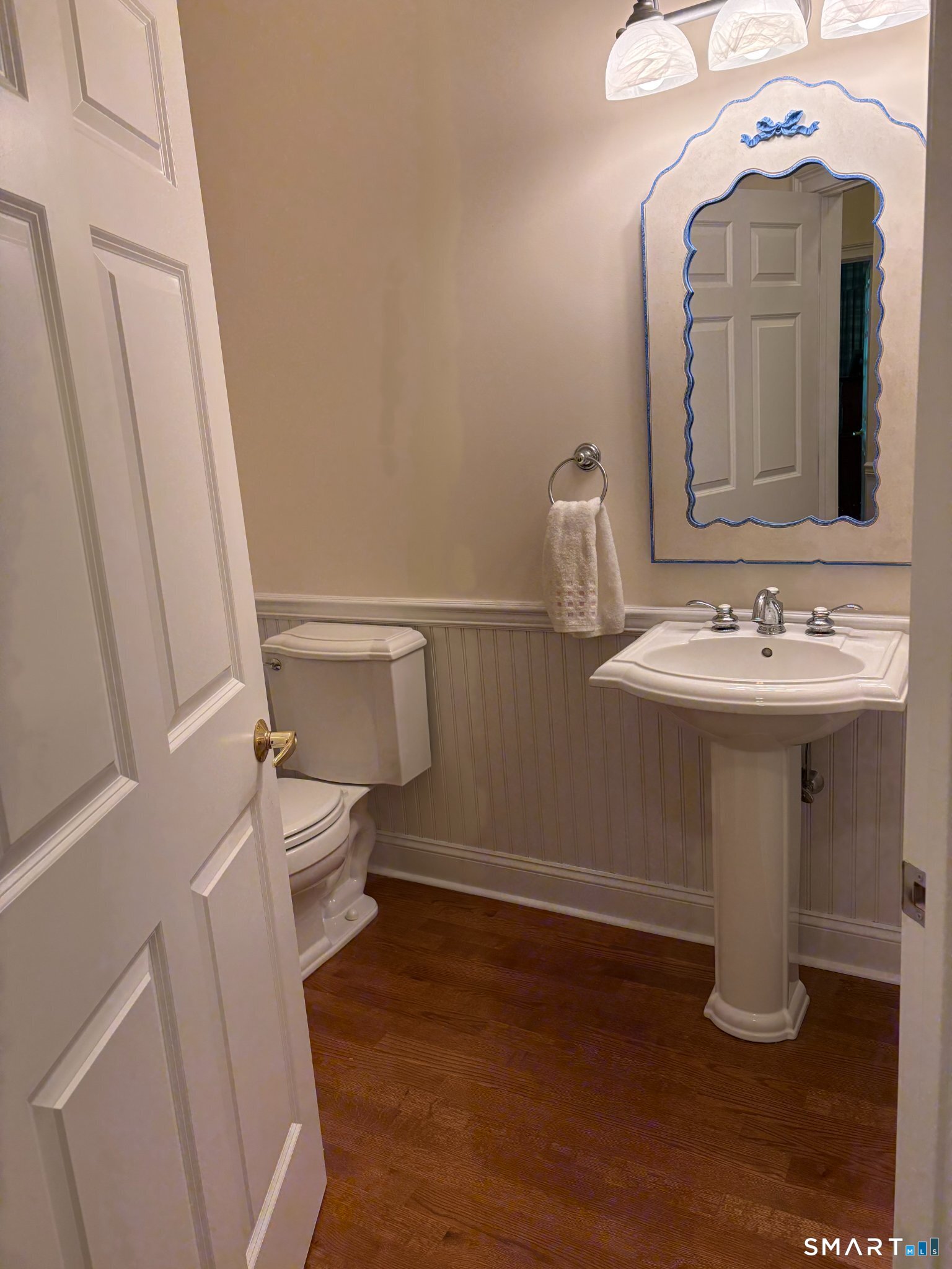22 Franklin Court Newtown CT 06470