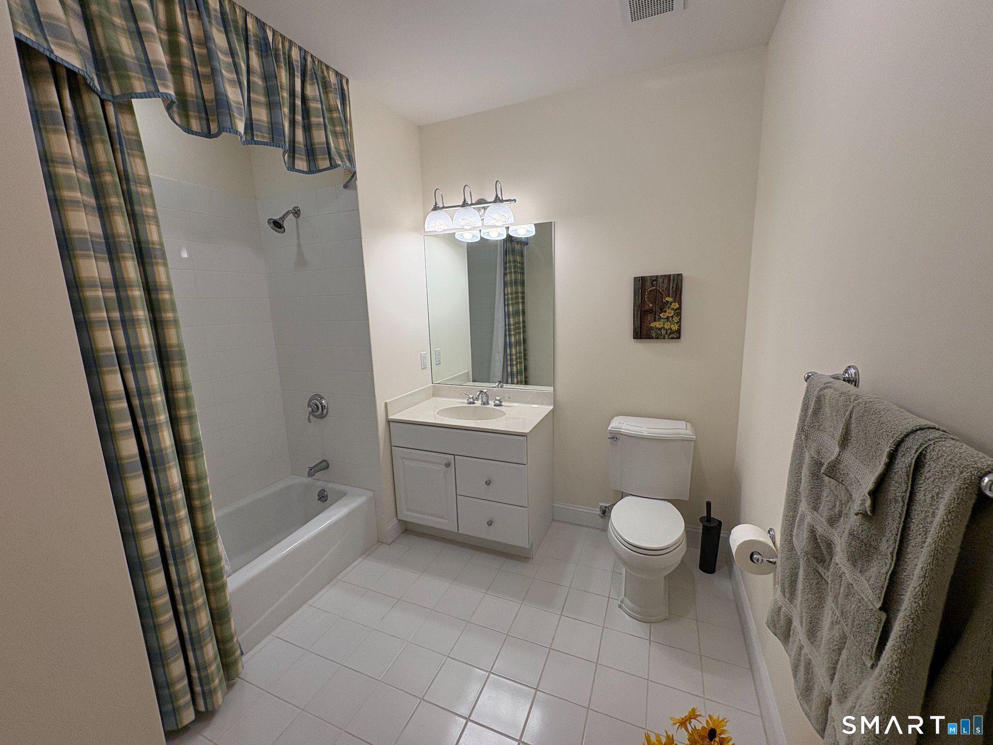 22 Franklin Court Newtown CT 06470
