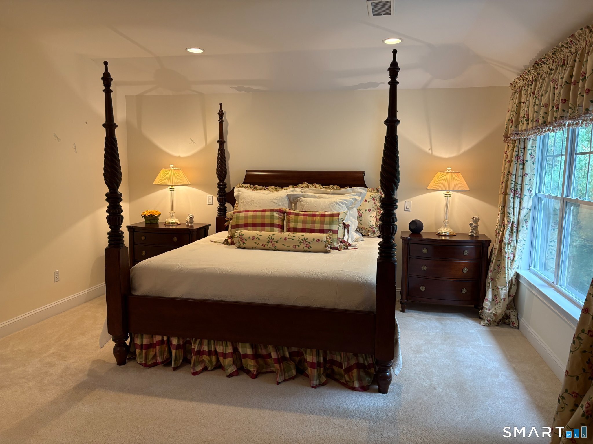 22 Franklin Court Newtown CT 06470
