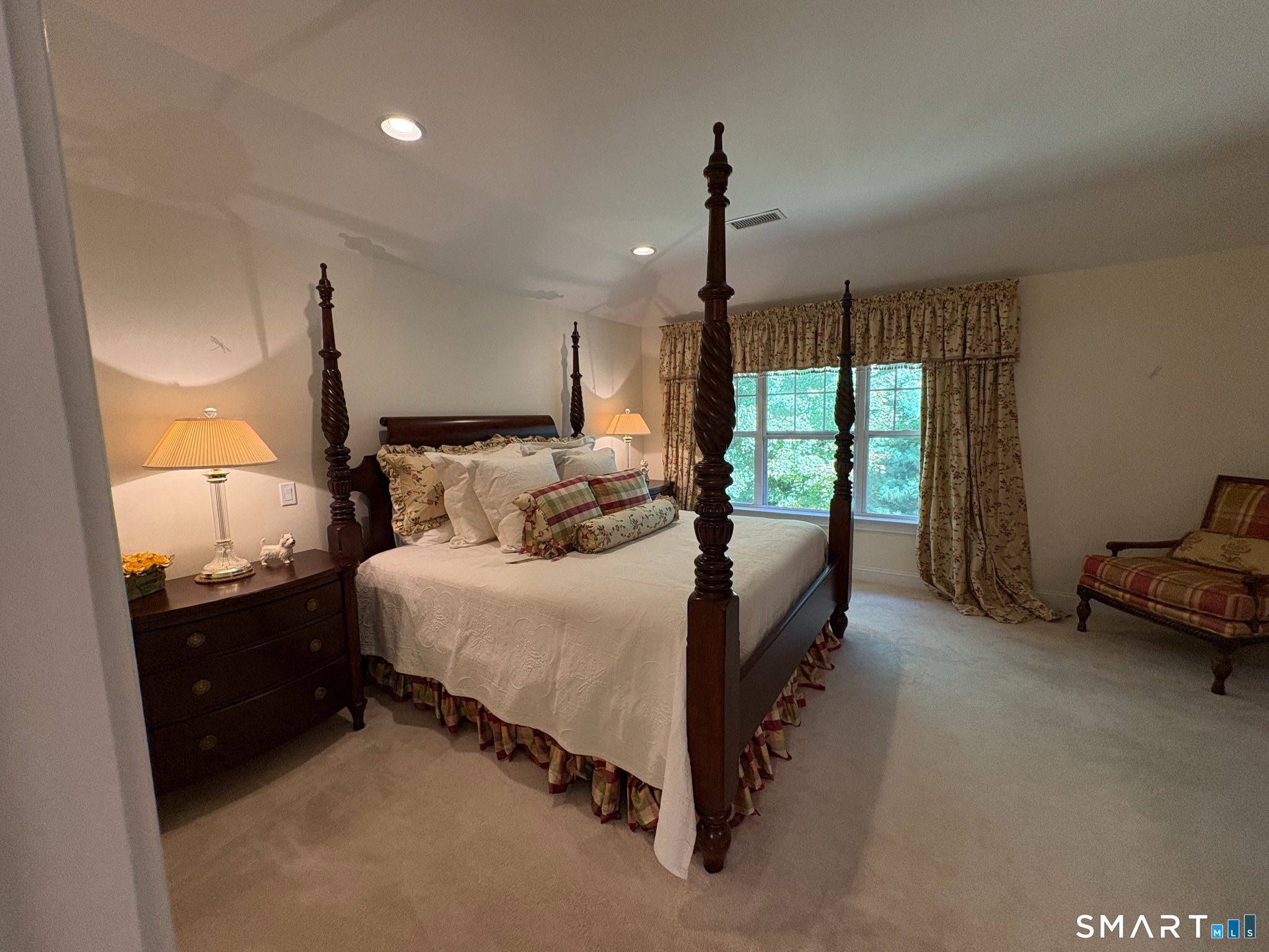 22 Franklin Court Newtown CT 06470