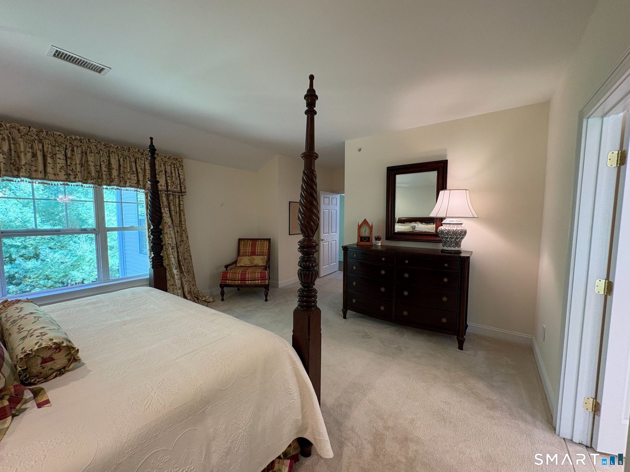22 Franklin Court Newtown CT 06470