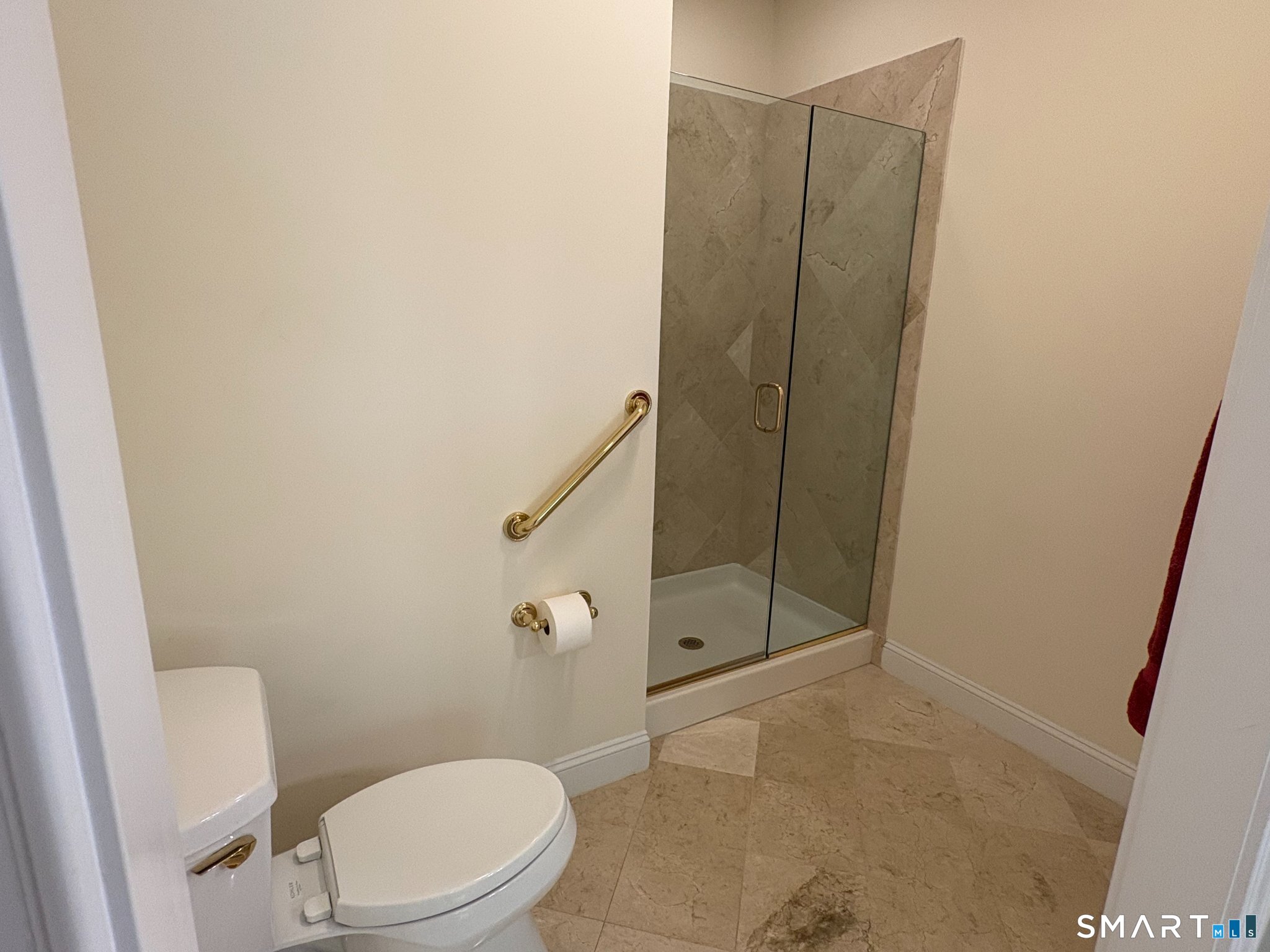 22 Franklin Court Newtown CT 06470