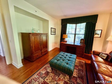 22 Franklin Court Newtown CT 06470