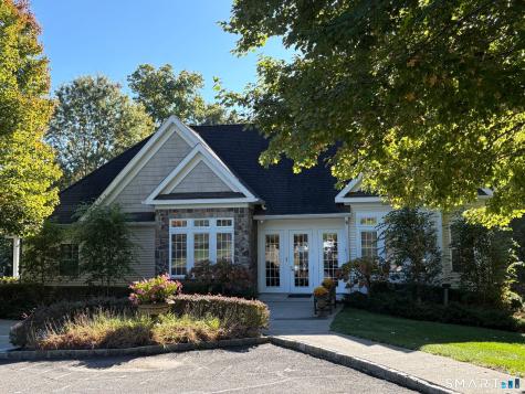 22 Franklin Court Newtown CT 06470