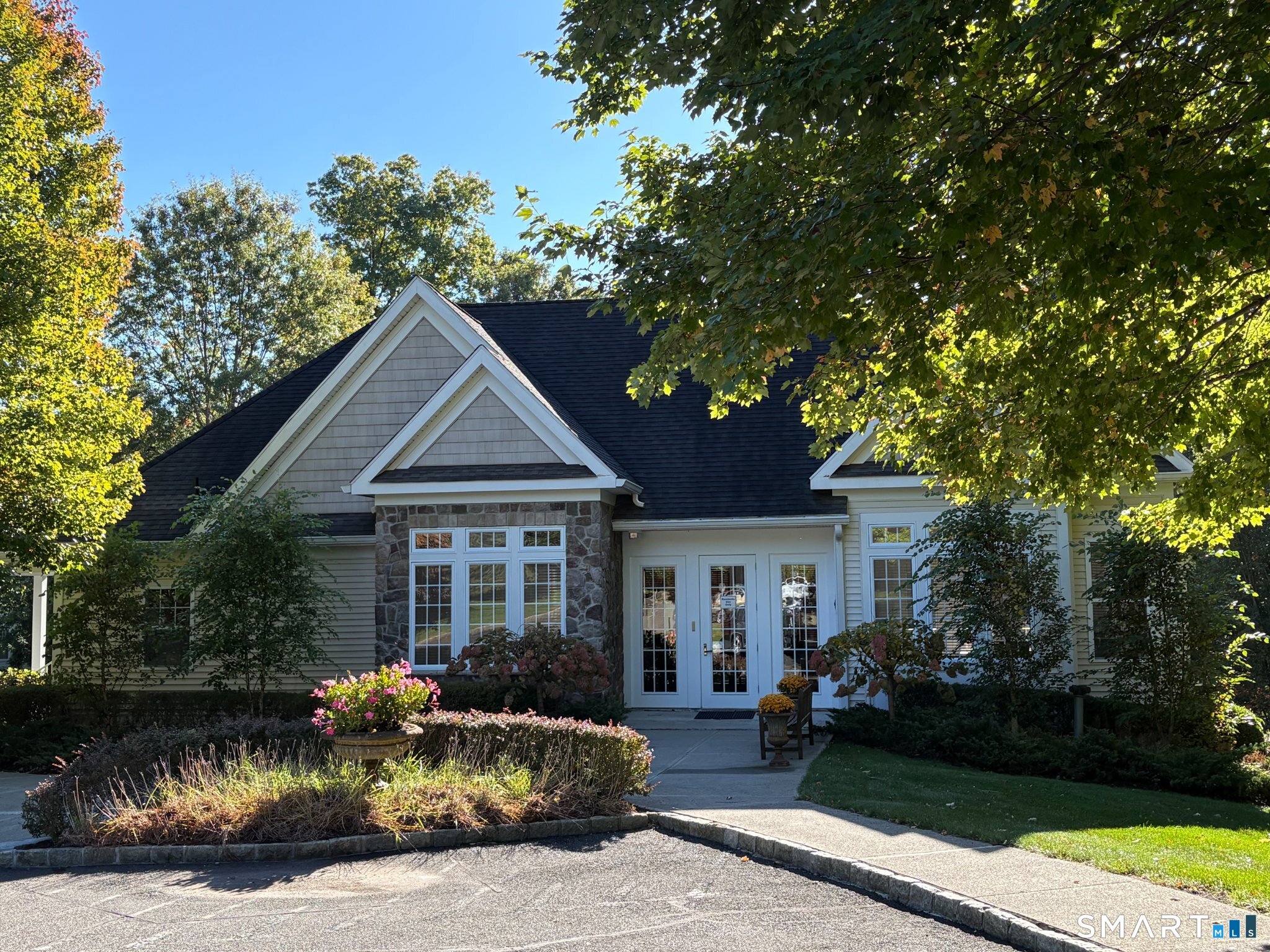 22 Franklin Court Newtown CT 06470