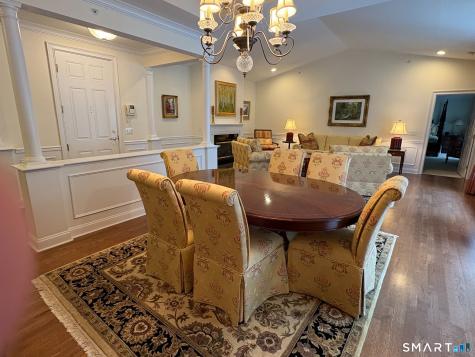 22 Franklin Court Newtown CT 06470