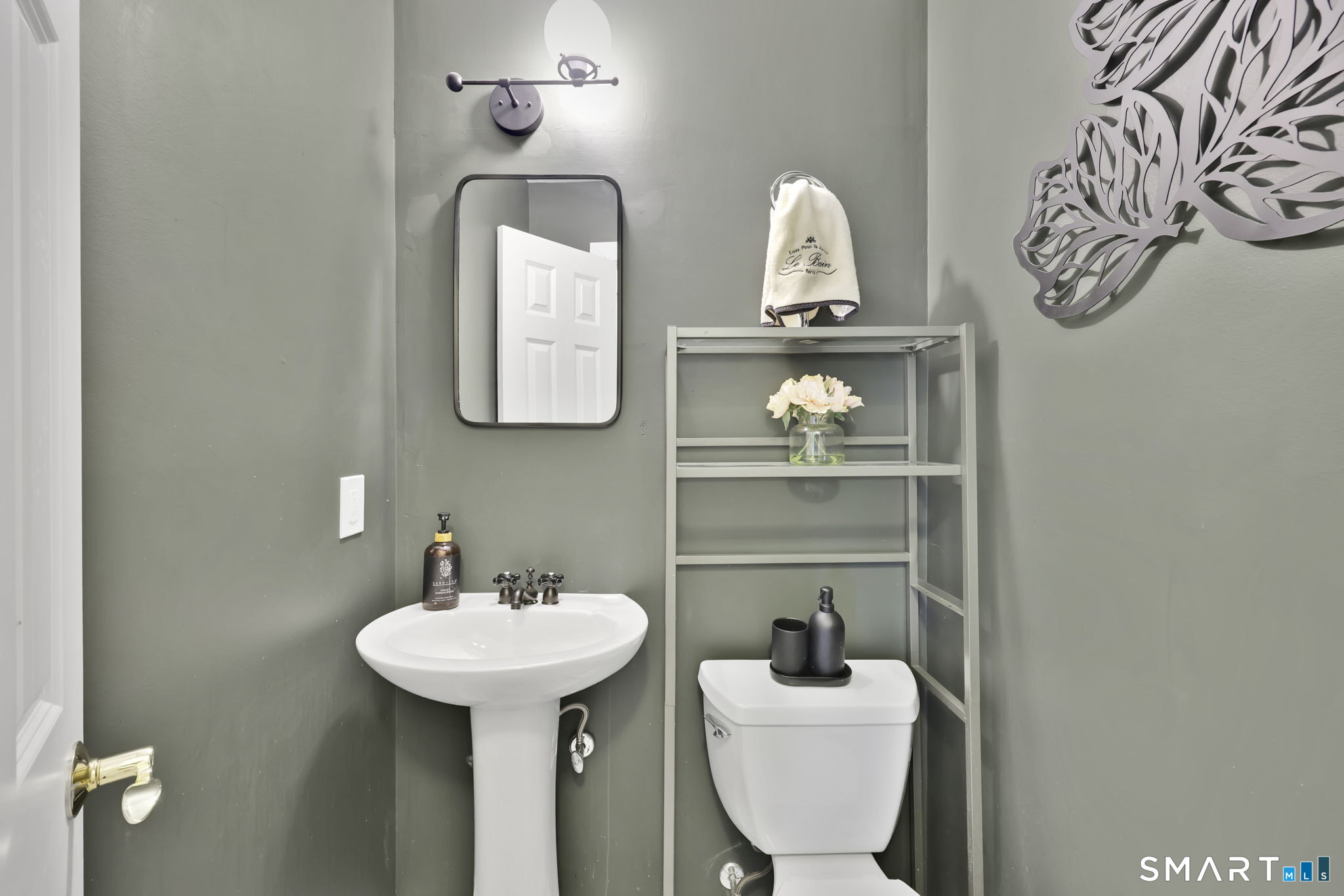 8 Whirling Dun Canton CT 06019
