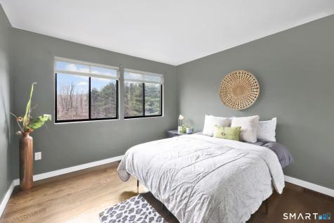 8 Whirling Dun Canton CT 06019