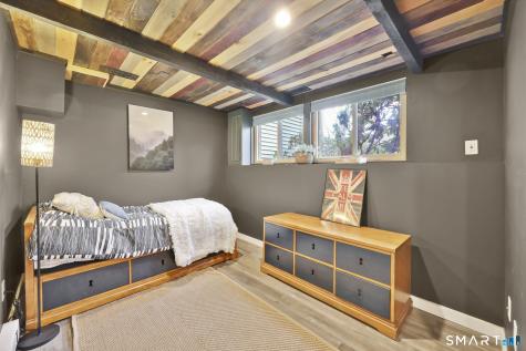 8 Whirling Dun Canton CT 06019