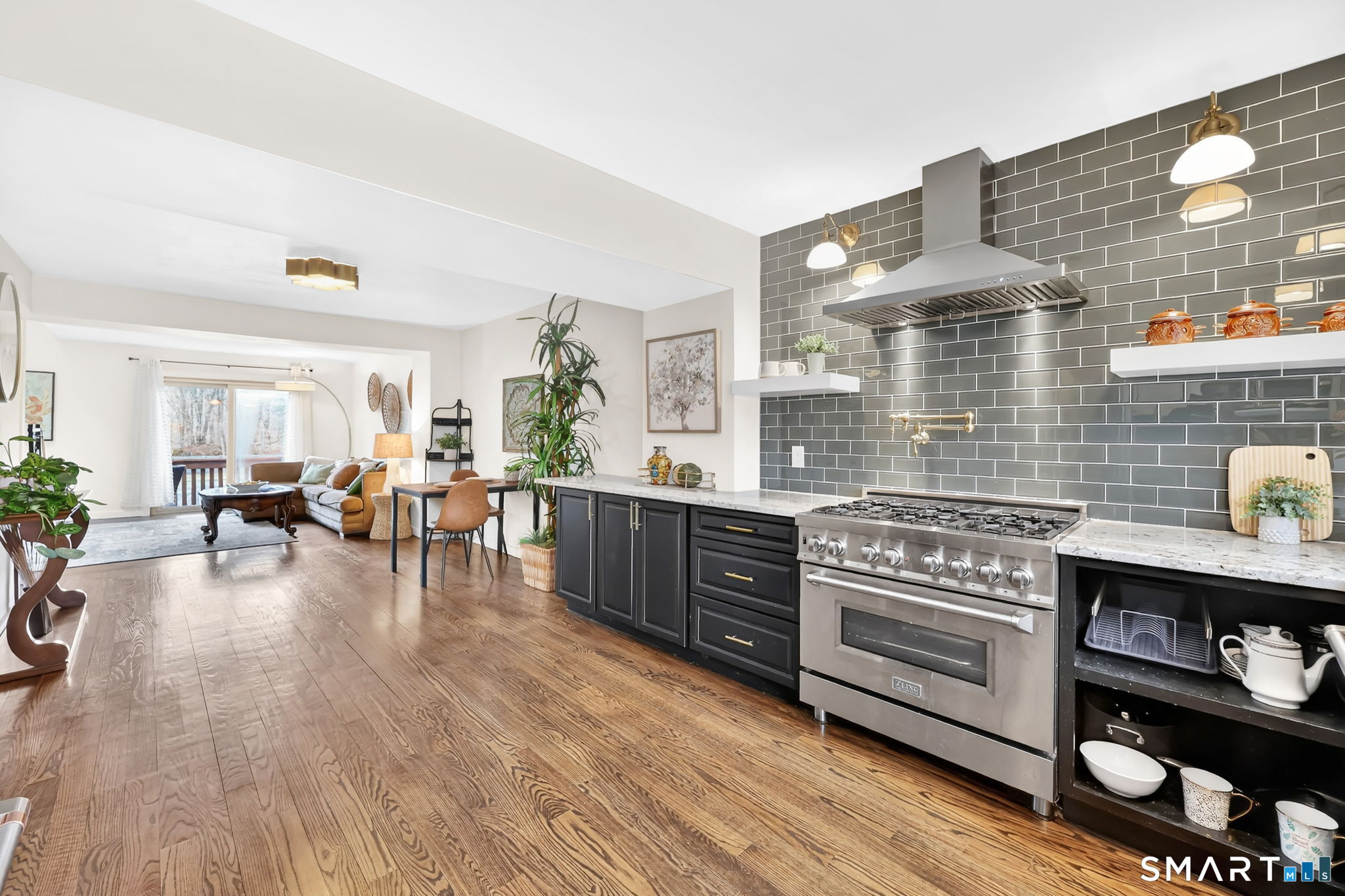 8 Whirling Dun Canton CT 06019