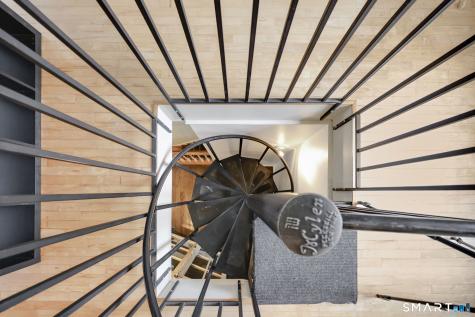 8 Whirling Dun Canton CT 06019