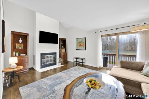 8 Whirling Dun Canton CT 06019