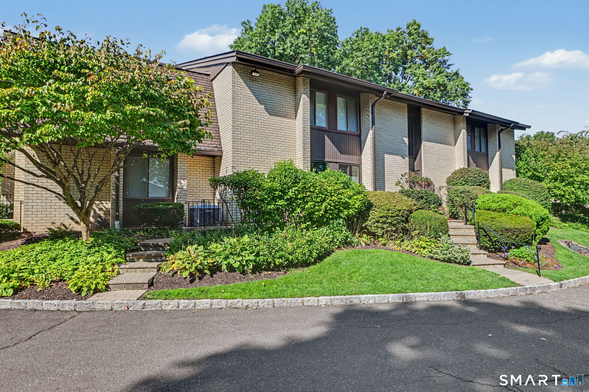 75 Courtland Avenue Stamford CT 06902