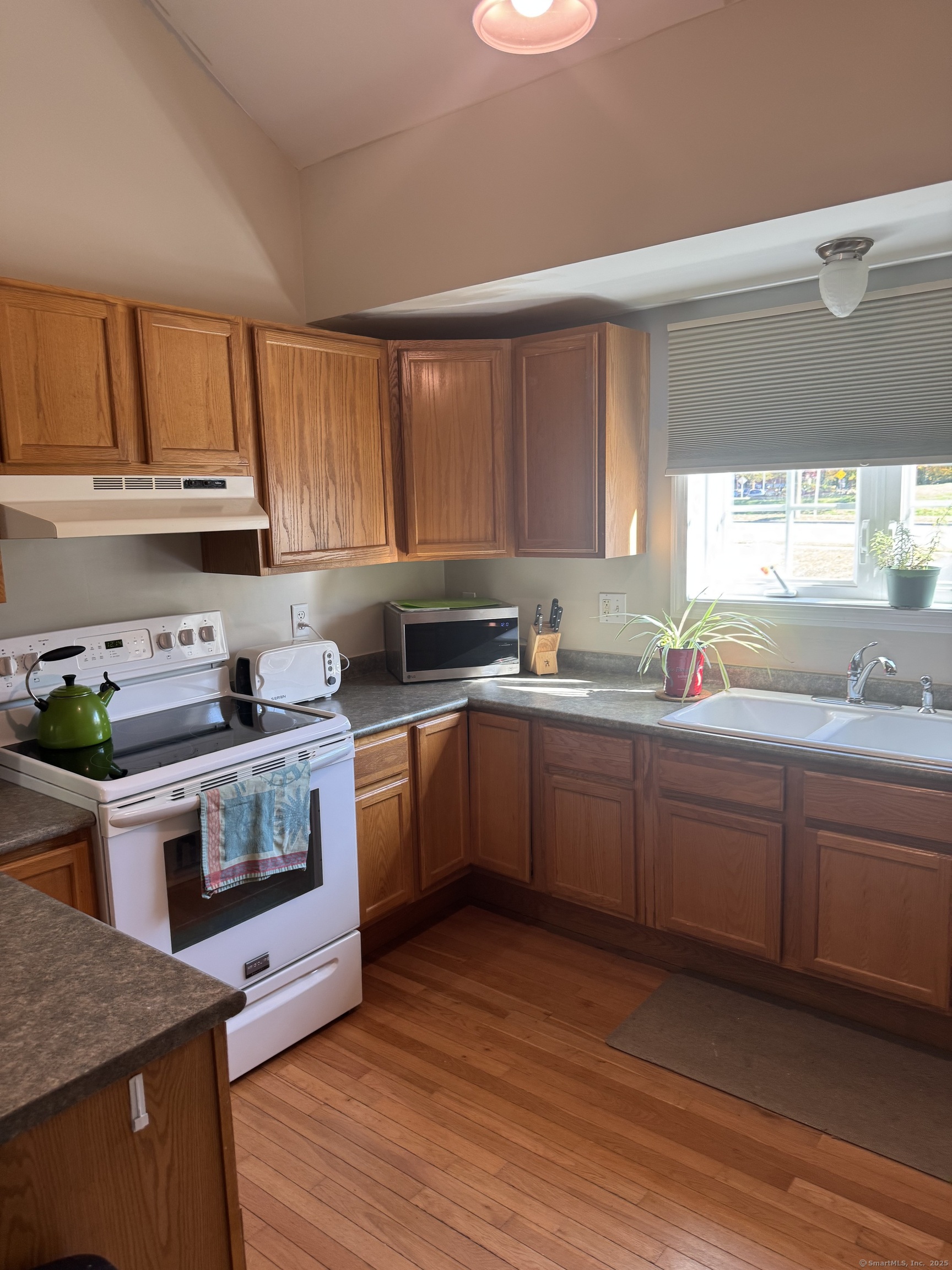 244 Oakland Street Manchester CT 06042