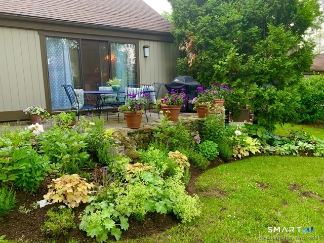 122 Heritage Village Southbury CT 06488