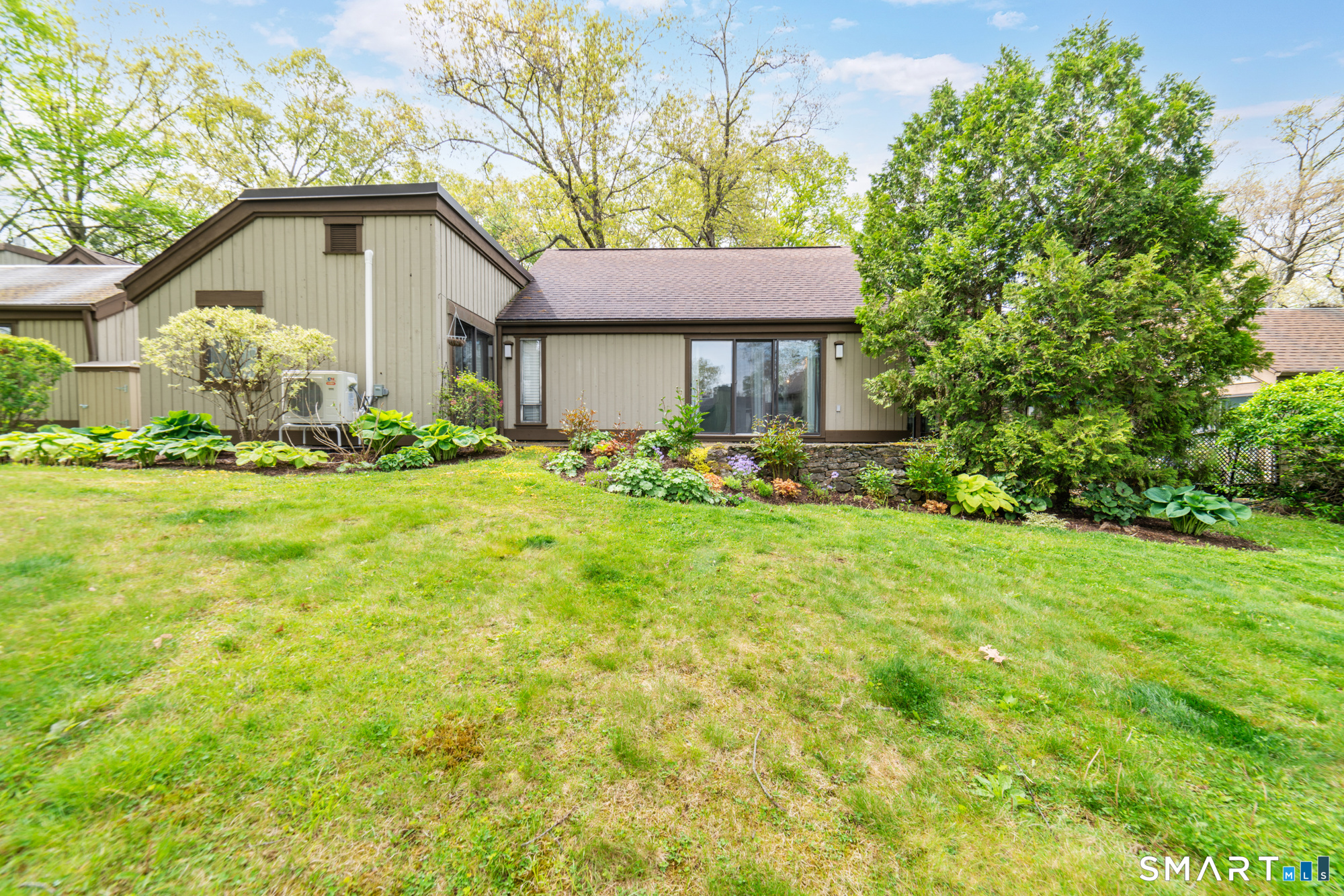 122 Heritage Village Southbury CT 06488