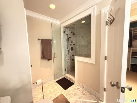 43 Applewood Lane Avon CT 06001