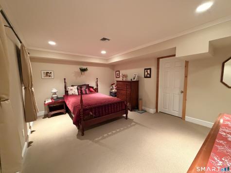 43 Applewood Lane Avon CT 06001