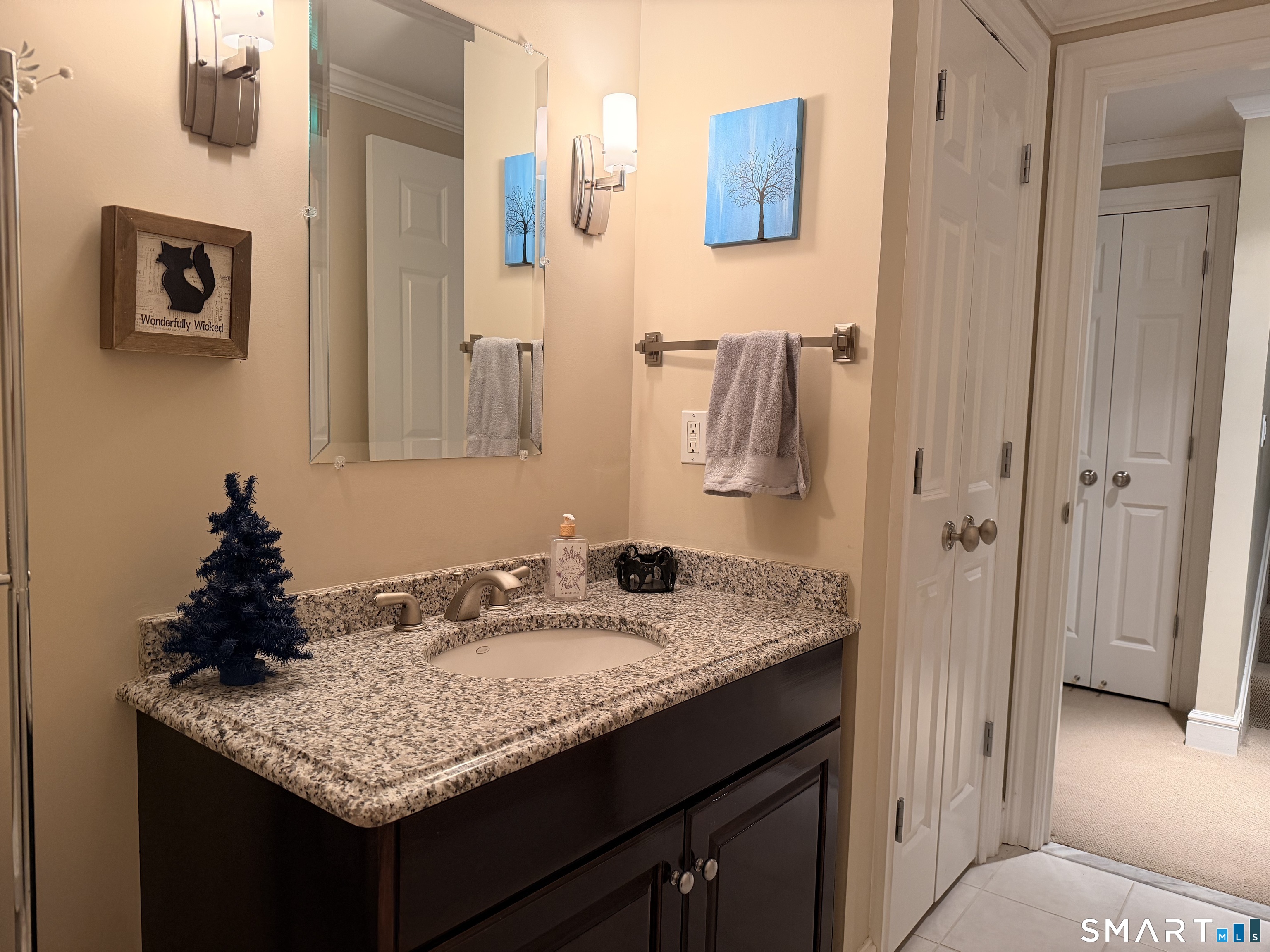 43 Applewood Lane Avon CT 06001