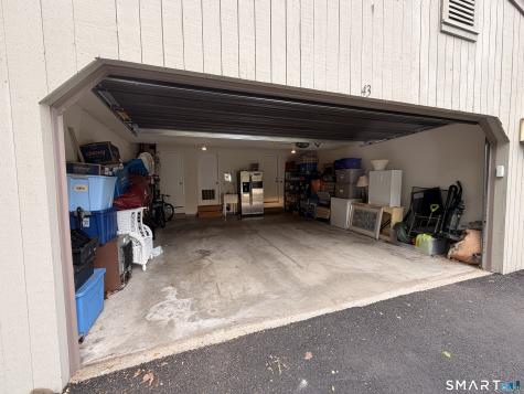 43 Applewood Lane Avon CT 06001