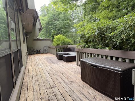 43 Applewood Lane Avon CT 06001