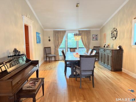 43 Applewood Lane Avon CT 06001
