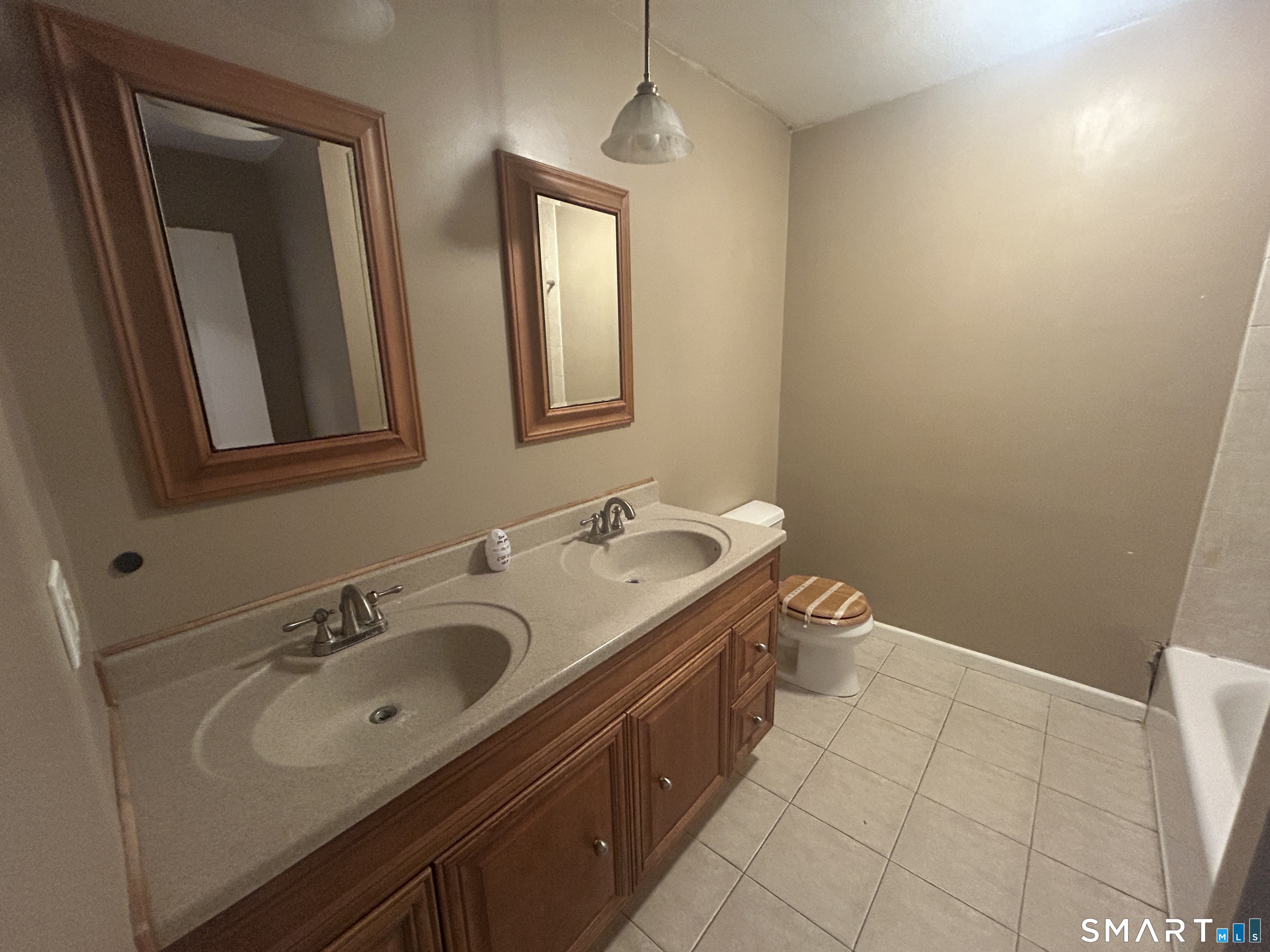 5 Deer Run Bethel CT 06801
