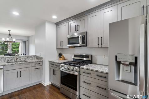 404 Sienna Drive Danbury CT 06810
