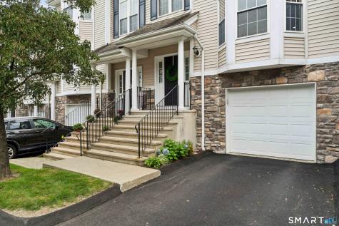 404 Sienna Drive Danbury CT 06810