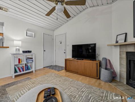 75 Crown Knoll Court Groton CT 06340
