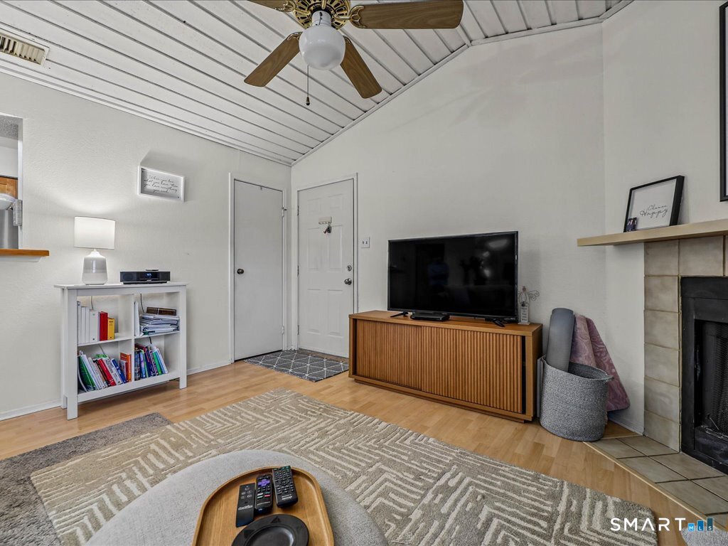 75 Crown Knoll Court Groton CT 06340