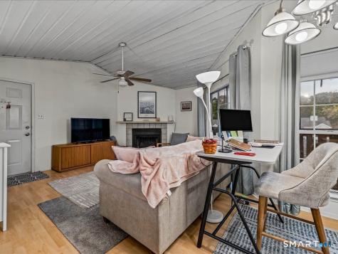 75 Crown Knoll Court Groton CT 06340