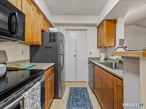 75 Crown Knoll Court Groton CT 06340
