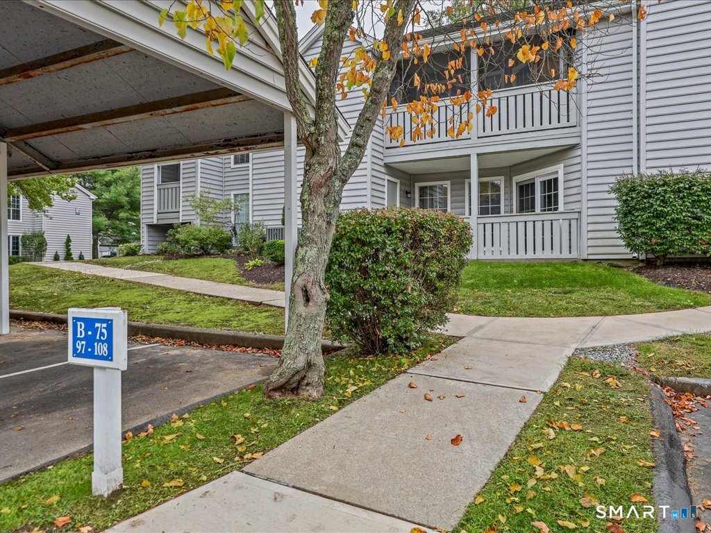 75 Crown Knoll Court Groton CT 06340