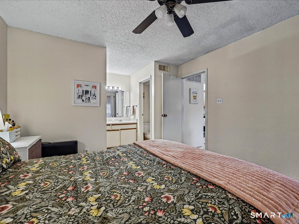 75 Crown Knoll Court Groton CT 06340