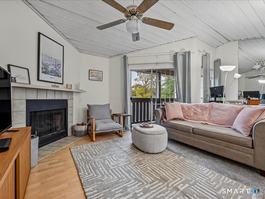 75 Crown Knoll Court Groton CT 06340