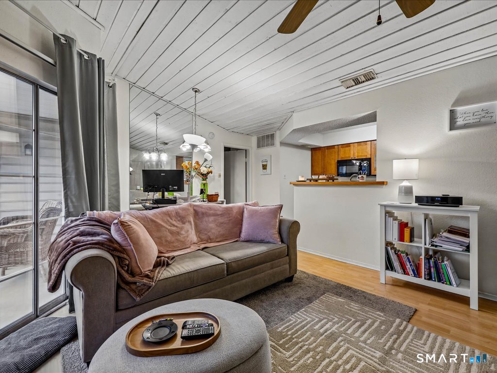 75 Crown Knoll Court Groton CT 06340